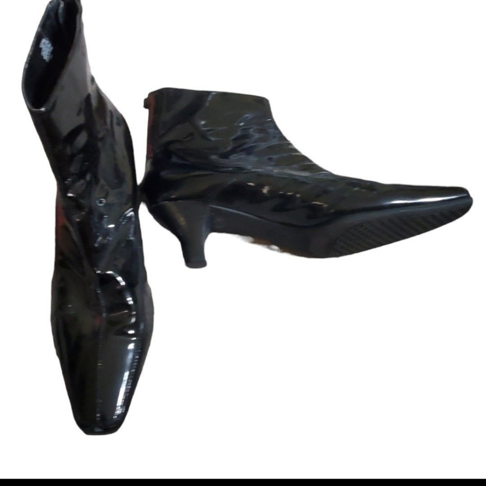 Aerosoles shiny leather black booties 9 zip up kitten heel small defects Read - Picture 12 of 12